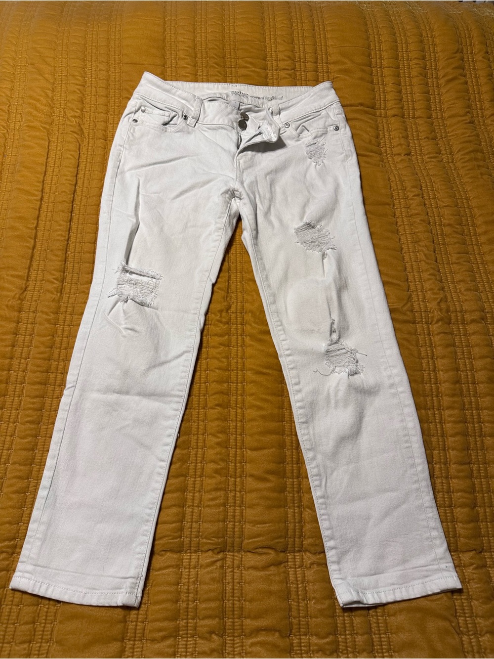 New York & Company White Distressed Cropped Jeans